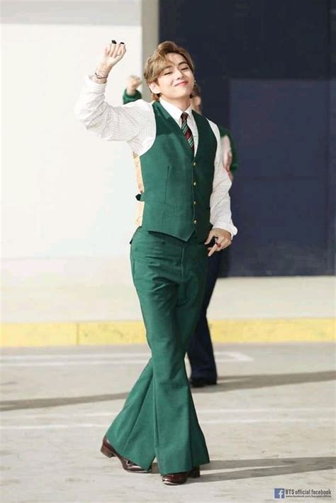 v dynamite outfit